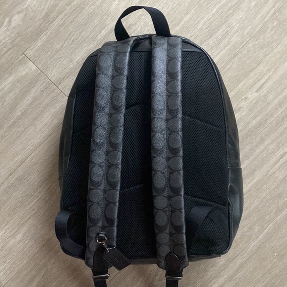 Coach West Backpack In Signature Canvas - Picture 2 of 5